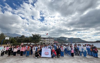 <b>��ΪȺ�ڰ�ʵ�� �߽���У����ů</b>