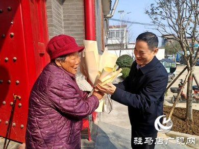 �´�ο��ů���ģ�פ�����й�������ƽ���ع�������ϵ��������