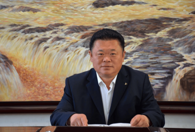 从一线教师到名校校长|张溢四十载步履坚实,诠释教育使命