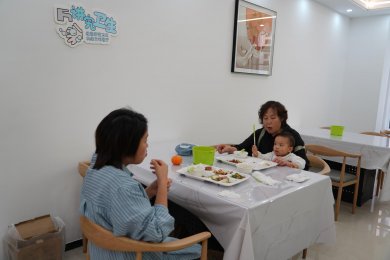 �긣�����Ҹ�ʳ����Ӫҵ���ձ��� ��һ��һС��ͬ